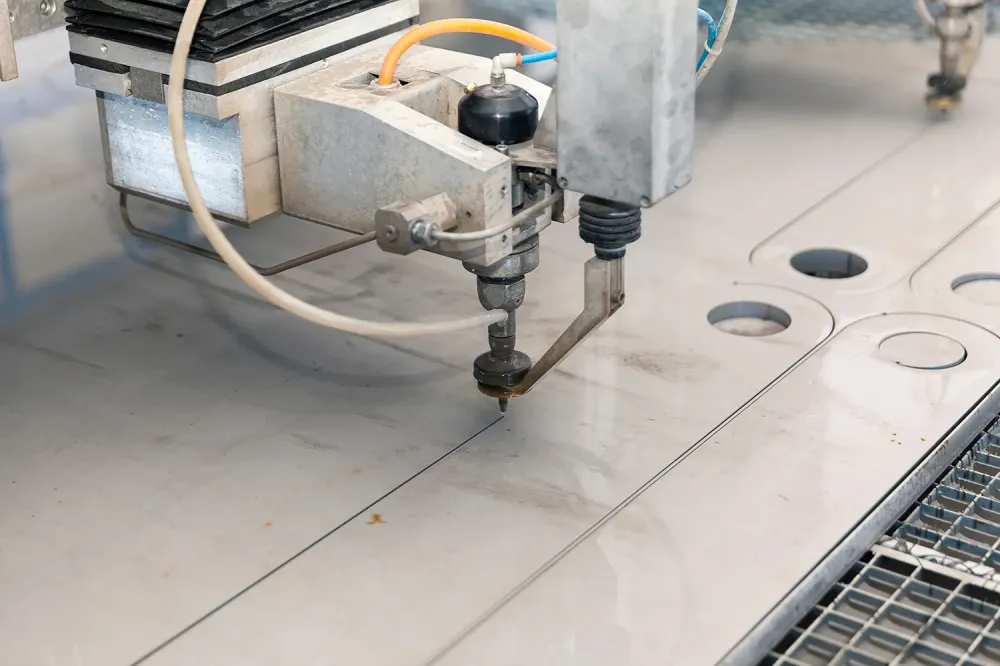 Découpe au jet d’eau, tous matériaux, haute préciwebp